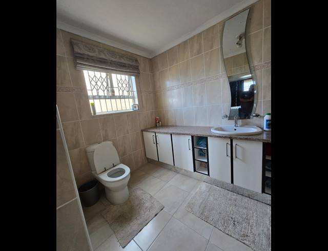 5 BEDROOM HOUSE FOR SALE IN BLUFF